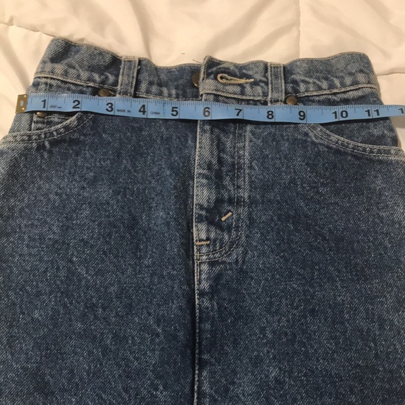 Levi's- small kid size - Picture 3 of 6
